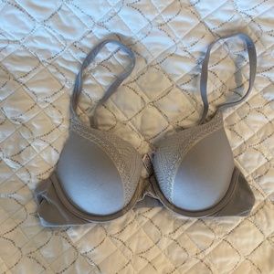 Victoria’s Secret Body Bra